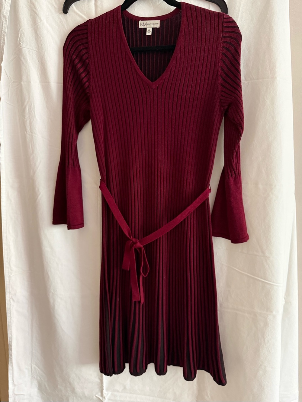 Neiman Marcus Ribbed V-Neck Belted Dress - Burgundy